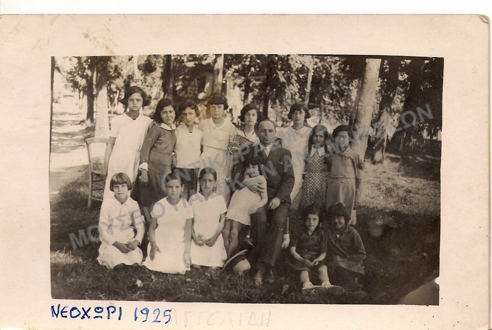 ΜΑΘΗΤΡΙΕΣ ΜΕ ΤΟΝ ΔΑΣΚΑΛΟ, ΝΕΟΧΩΡΙ 1925